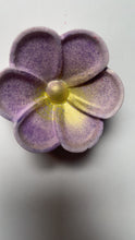 Load image into Gallery viewer, Glycerin flower soap
