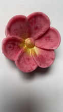 Load image into Gallery viewer, Glycerin flower soap
